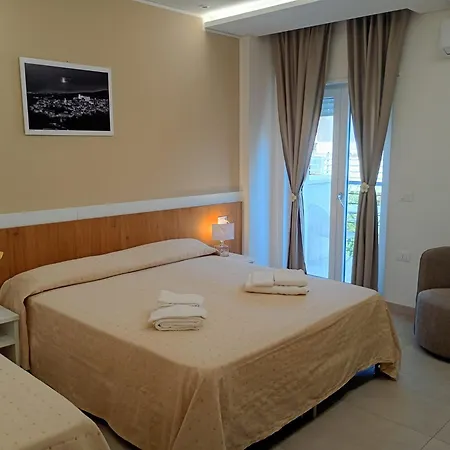 Zeus Appart hôtel 3*